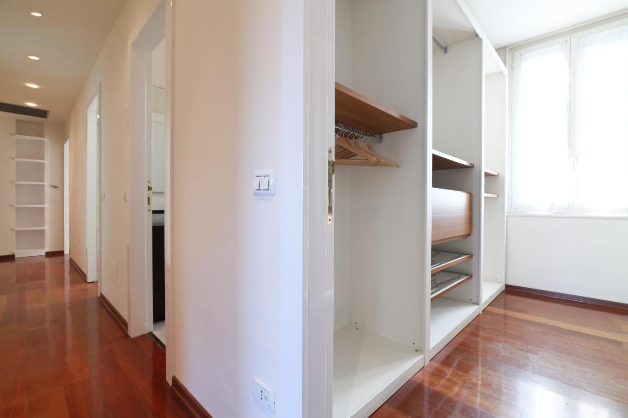 Lux Penthouse Palestro Apartment Milan Bagian luar foto