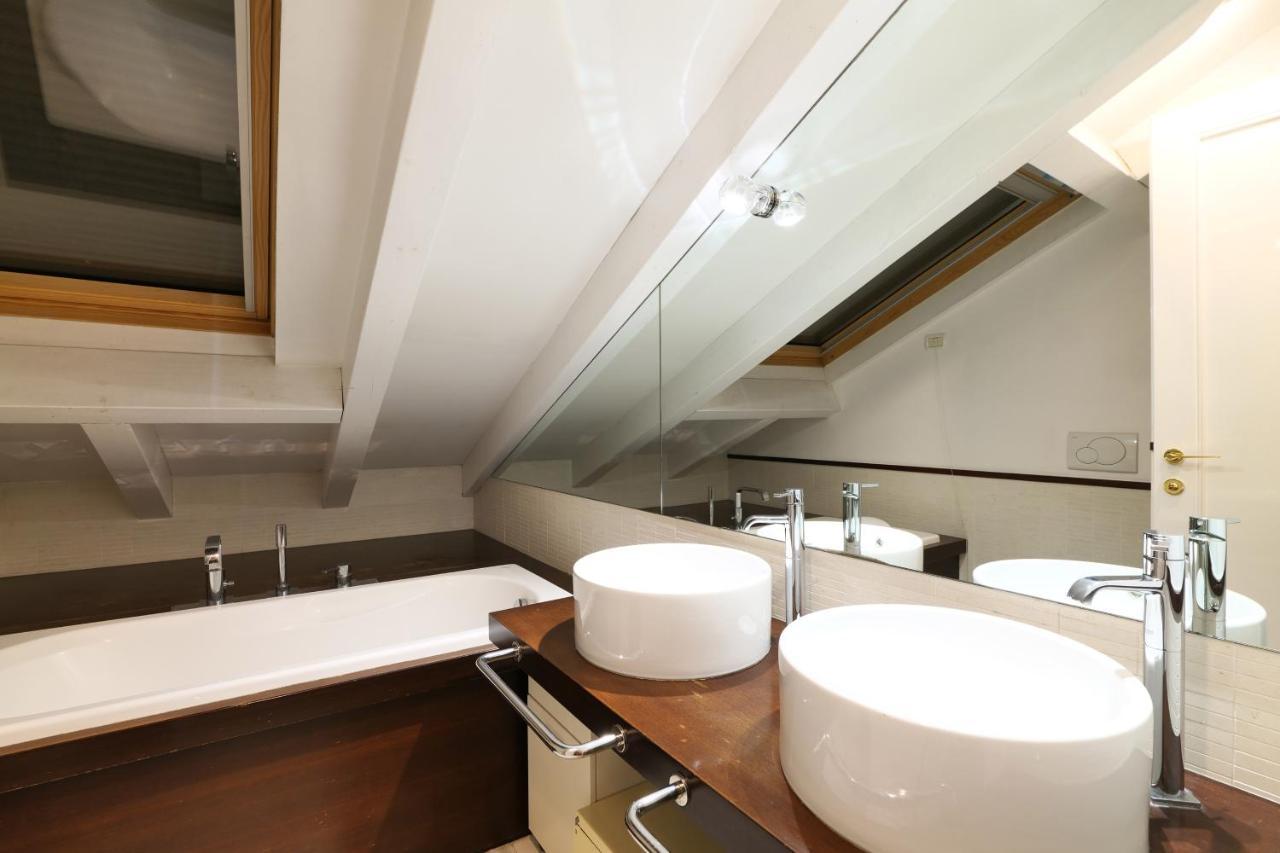Lux Penthouse Palestro Apartment Milan Bagian luar foto